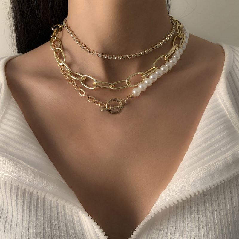 Retro Style Personality Pearl OT Buckle Necklace