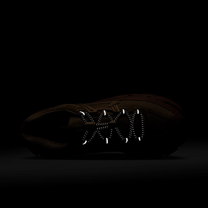 W Nike Zoom Vomero Roam HQ2181-200