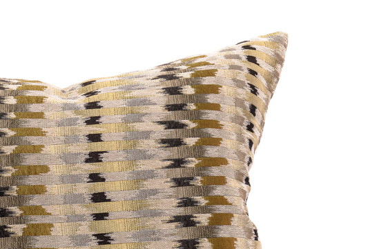 Oro Pattern Cushion Cover