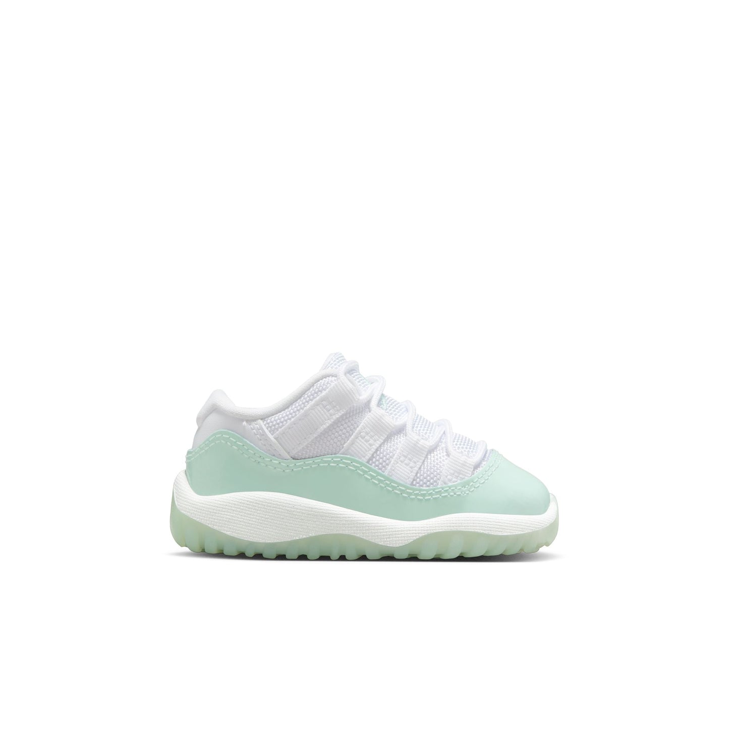 Y Jordan 11 Retro Low "Igloo" 645107-103