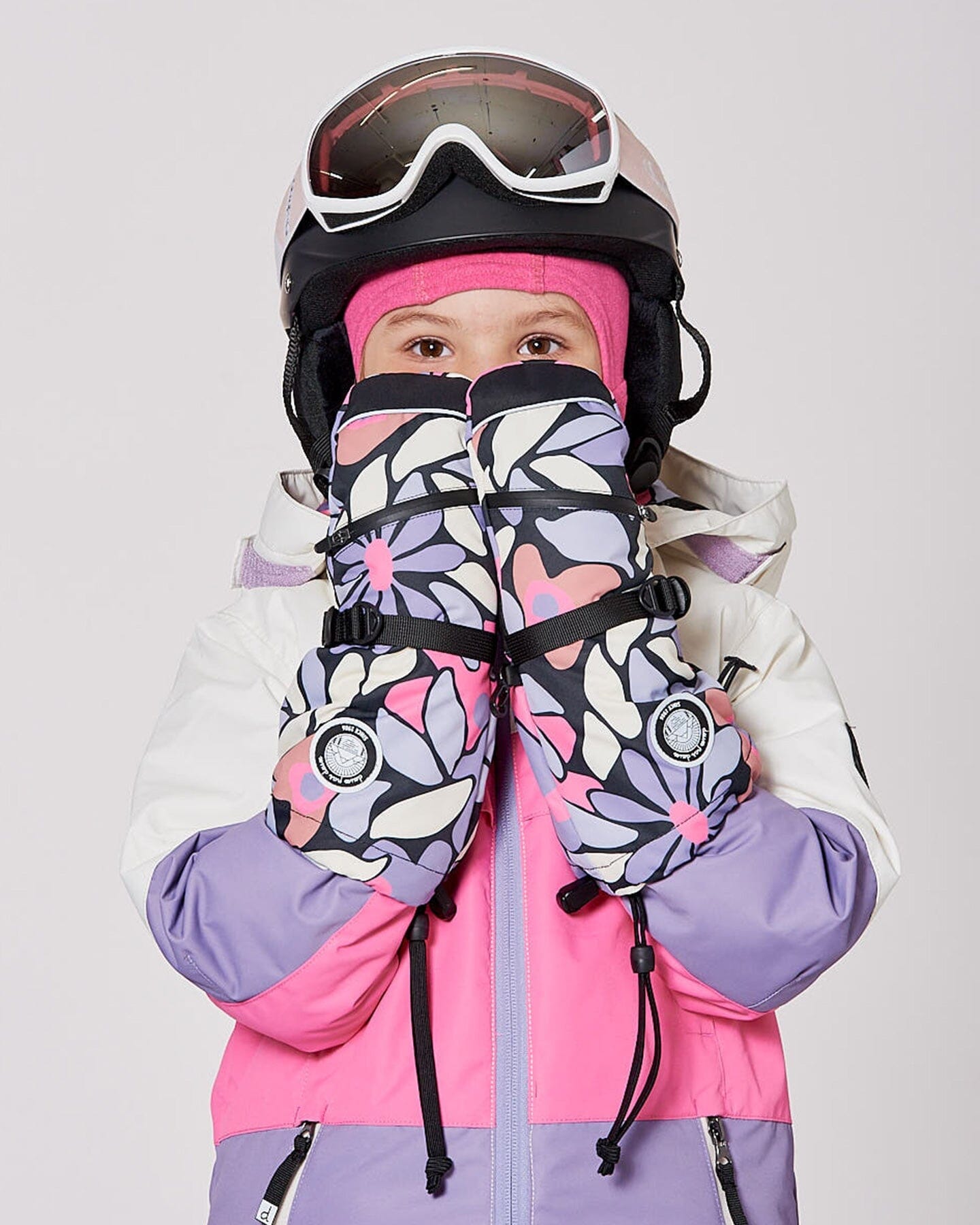 Winter Mittens Teknik Black Retro Flower Print