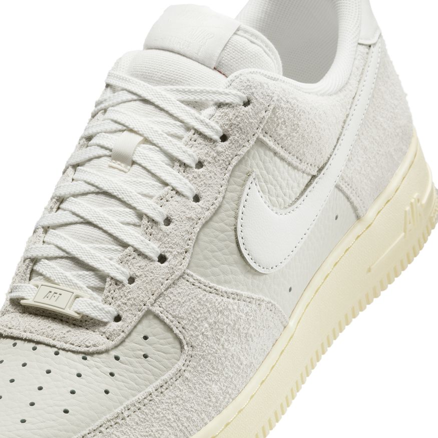 M Nike Air Force 1 '07 LX HF2897-001