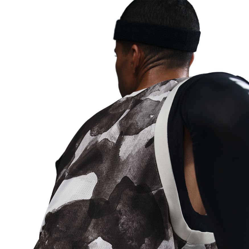 M Nike DNA HJ4221-110