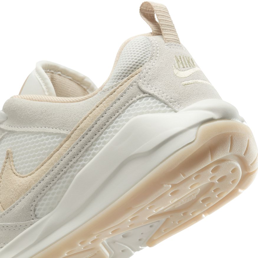 W Jordan CMFT Era HJ6778-102