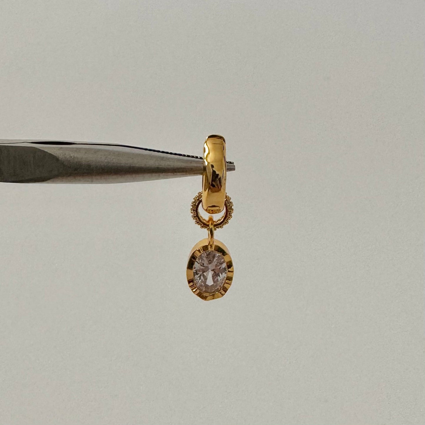 Arwa Drop Earrings- Gold