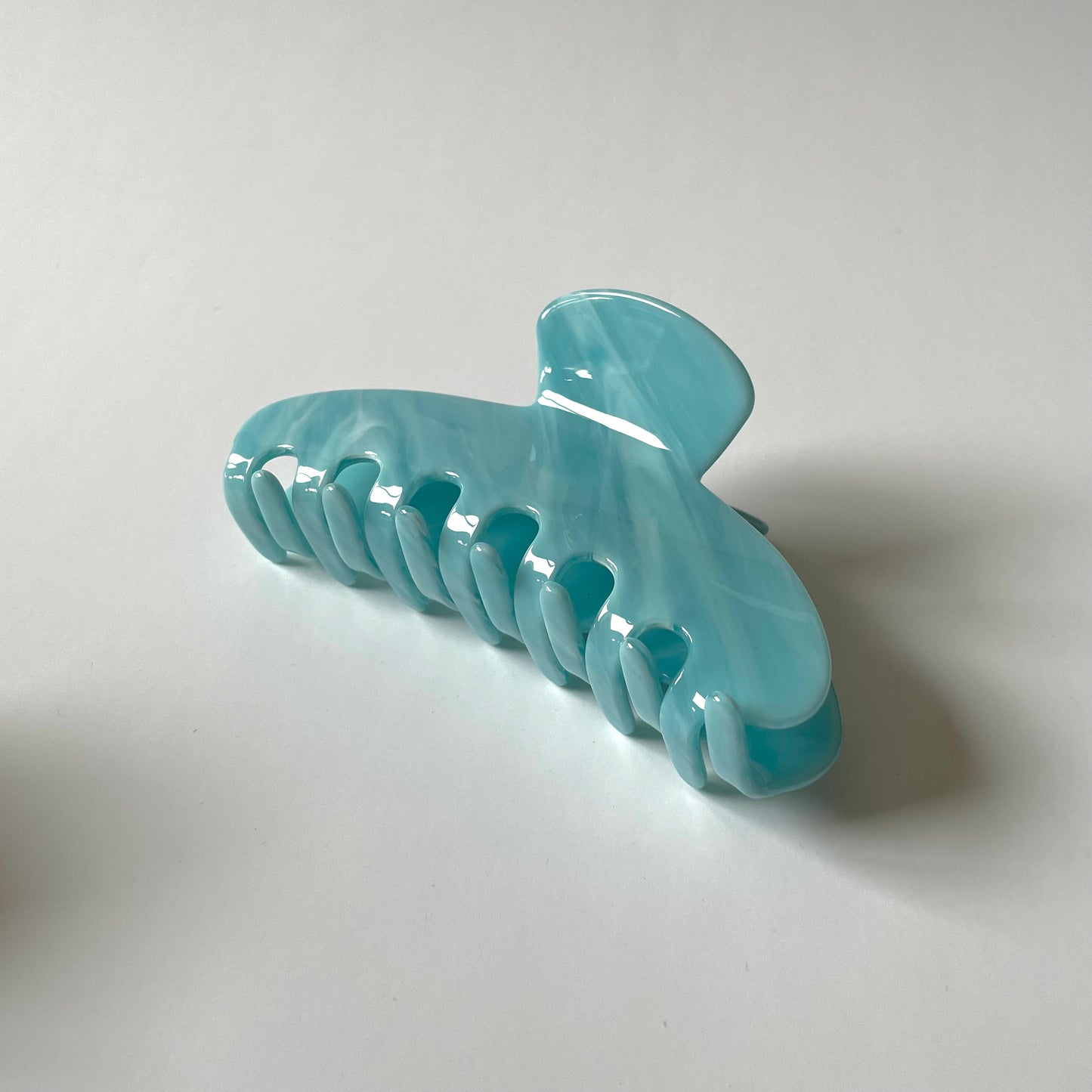 Becca Jumbo Claw Clip