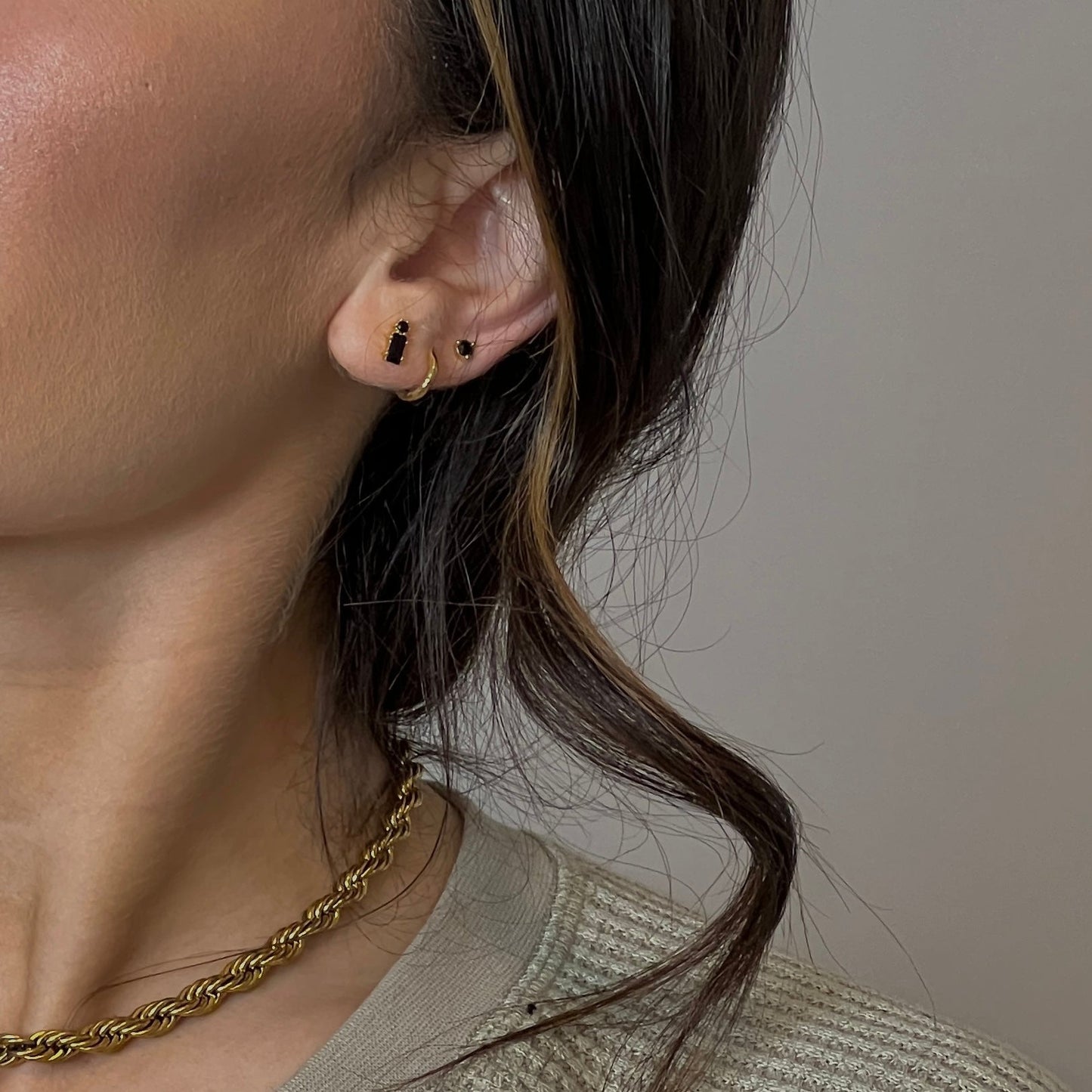 Stone Studs- Black